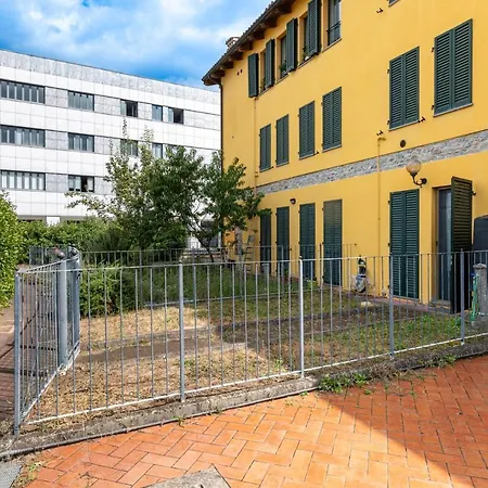 Campus Universitario Little House